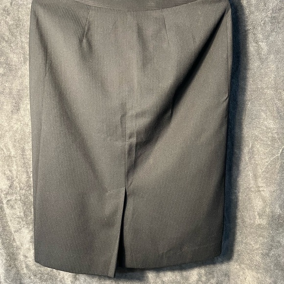 Jones New York Classic Black Skirt Suit - Picture 10 of 10